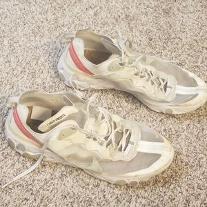 Dusty beat up react 87 "sail"